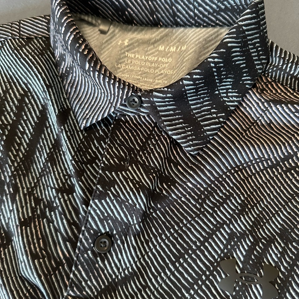 Under‎ Armour Black and White Graphic Shirt - Picture 3 of 3